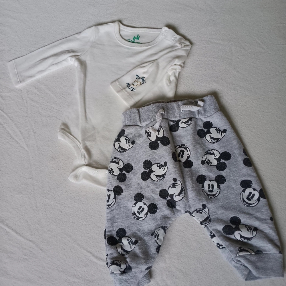 Disney Mickey Mouse White and Gray Kids Matching Set 0-3M and 3/6M